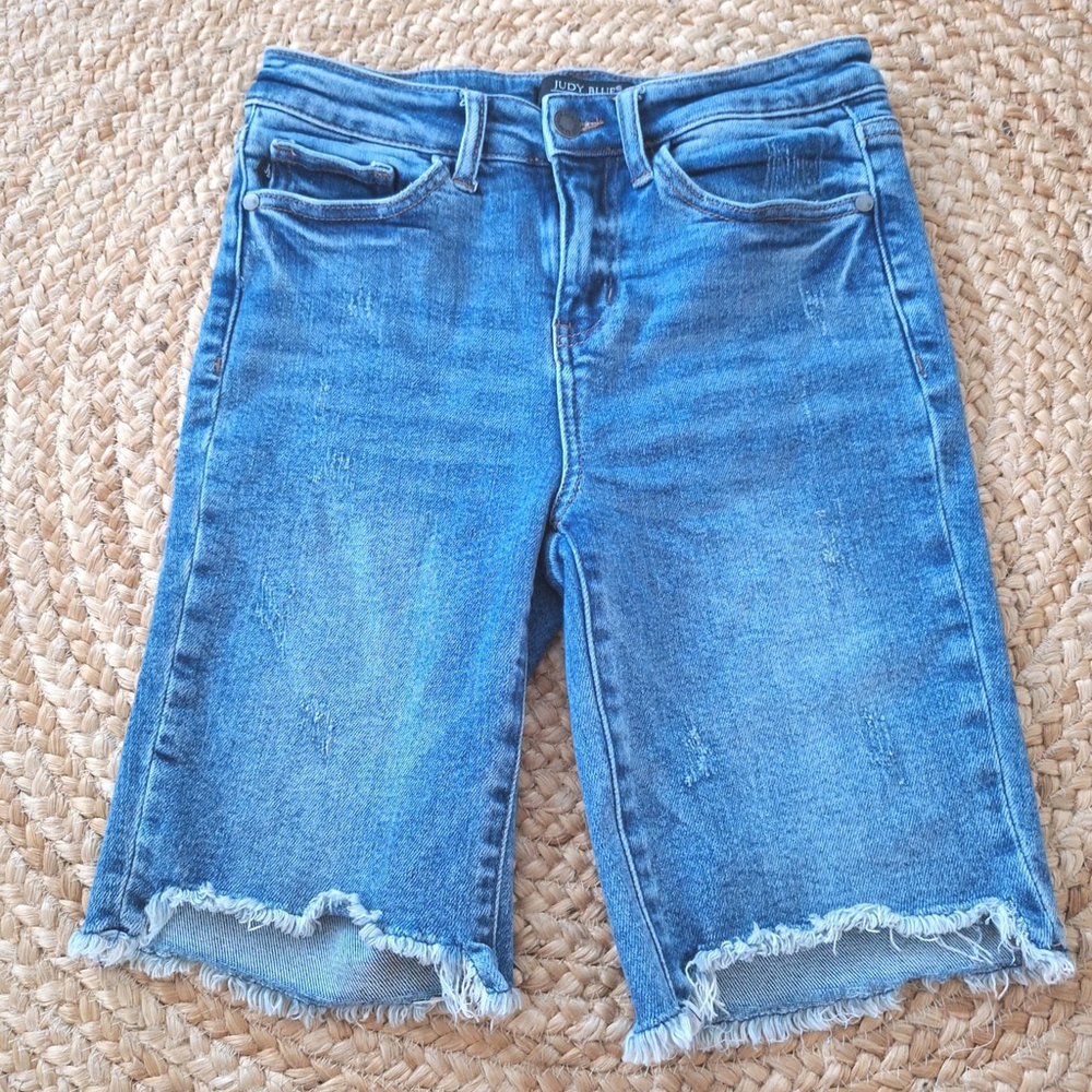 Judy Blue Womens Cutoff High Rise Bermuda Jean Shorts Sz Small Frayed JB150030